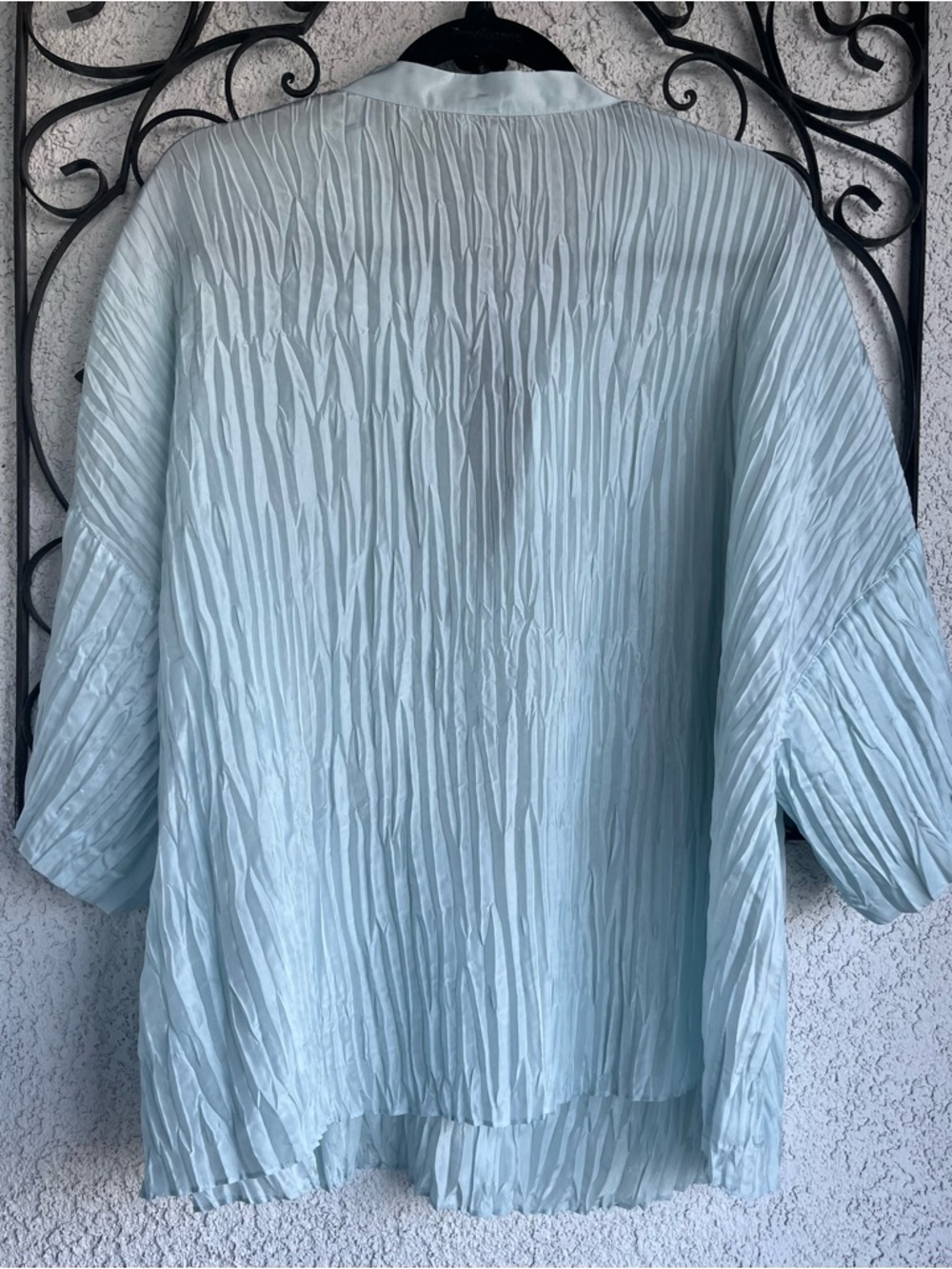Vince Silk Sky Blue Pleated Split-Neck Textured Blouse - Picture 7 of 10